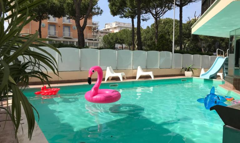 gambrinusrimini fr offre-top-format-famille-a-l-hotel-pres-de-la-mer-avec-piscine-a-marebello-rimini 016